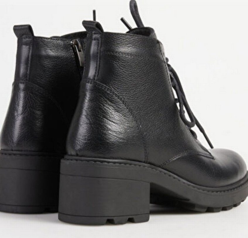 Siyah Deri Bağcıklı Kadın Botu - Görsel 4