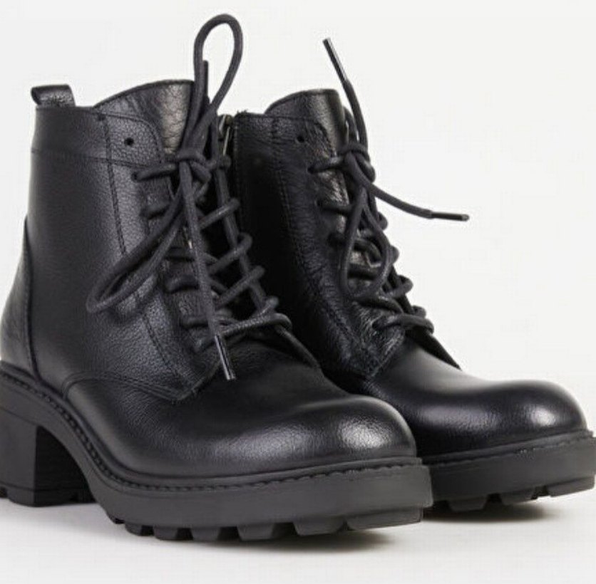 Siyah Deri Bağcıklı Kadın Botu - Görsel 3