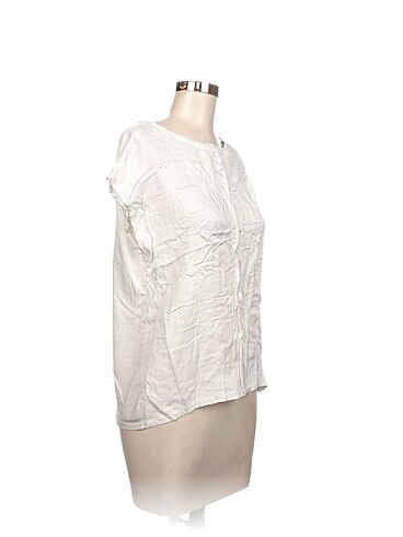 C&A C&A T-shirt %70 İndirimli.