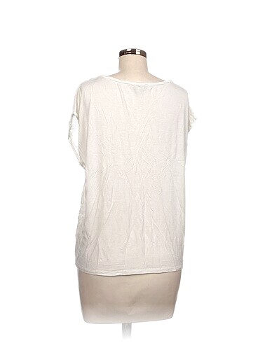 m Beden C&A T-shirt %70 İndirimli.