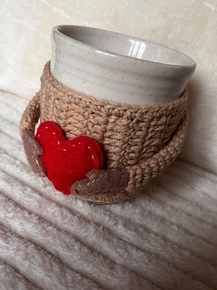 Krem Rengi Kalp Detaylı Seramik Kupa - Görsel 3