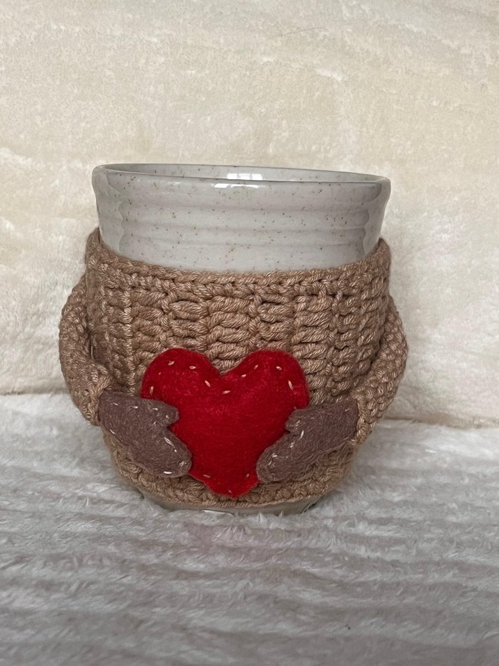 Krem Rengi Kalp Detaylı Seramik Kupa - Görsel 2