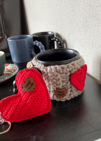 El Örgüsü Kupa Kılıfı ve Kalp Süslemeli - Görsel 3