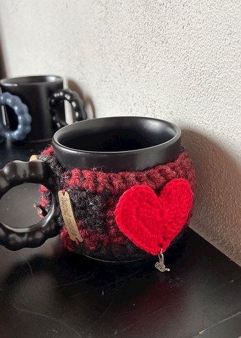 Kırmızı Kalp Detaylı Siyah Kupa - Görsel 4