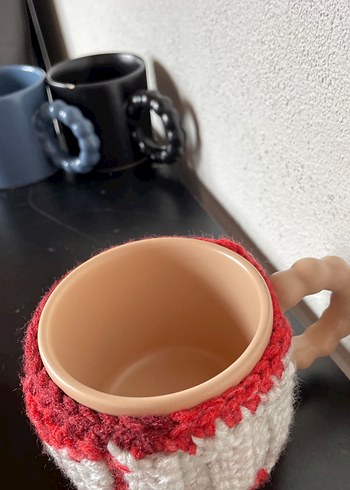 Kırmızı Örgü Kılıflı Seramik Kupa - Görsel 4