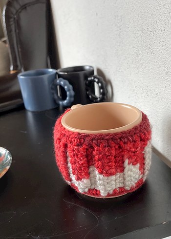 Kırmızı Örgü Kılıflı Seramik Kupa - Görsel 2