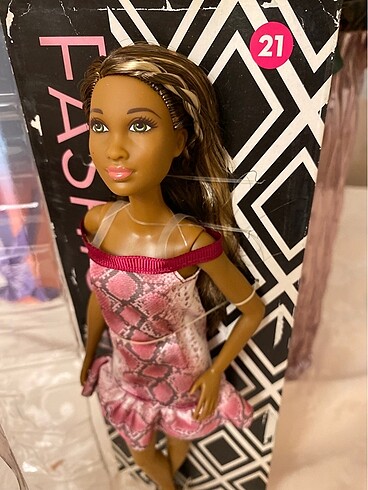 Beden Barbie fashionistas 21