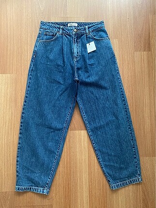 38 beden pileli mom fit pantolon
