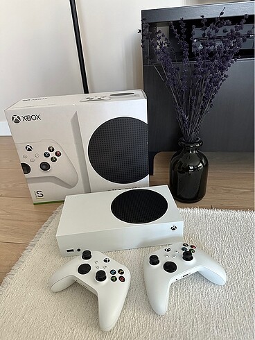 YENİ AYARINDA ÇİZİKSİZ! KUTULU! Xbox Series S 512GB + 2 Adet Con