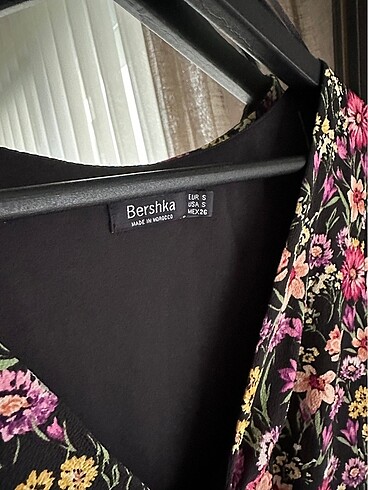 s Beden çeşitli Renk Bershka Kısa Uzun Kol Çiçekli Elbise