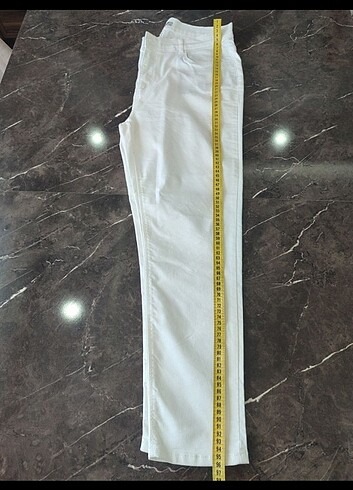 Beyaz pantolon 