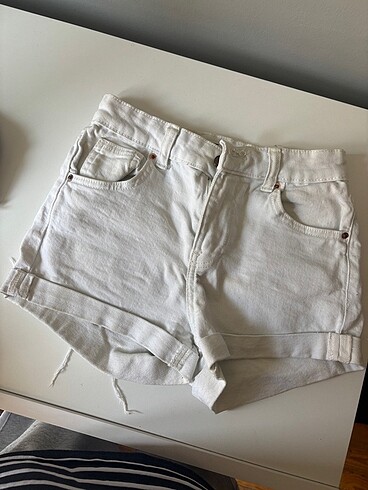 Bershka beyaz kot şort