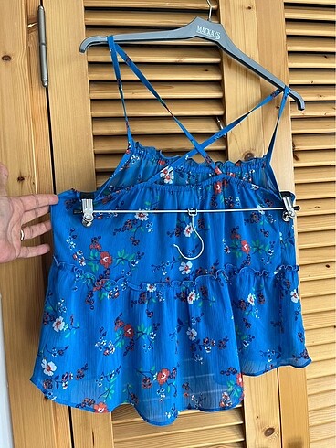 s Beden Hollister fırfırlı üst