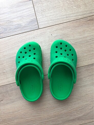 25 Beden yeşil Renk C 8 Crocs terlik 24-25 no denk