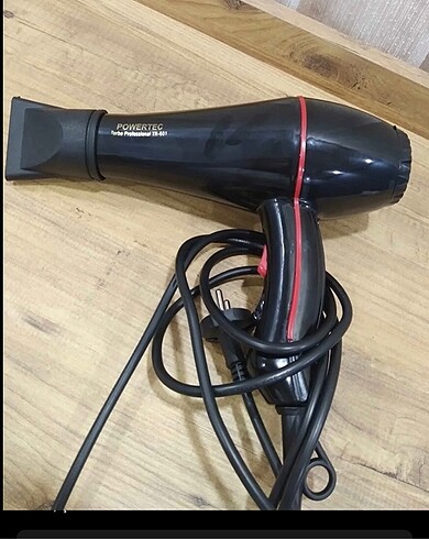 Powertec saç kurutma makinesi