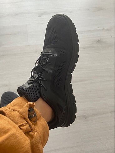 40 Beden siyah Renk Skechers spor ayakkabı