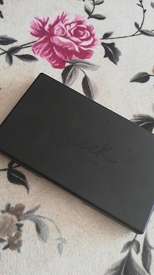 Sleek - Countouring&Blush Palette Medium