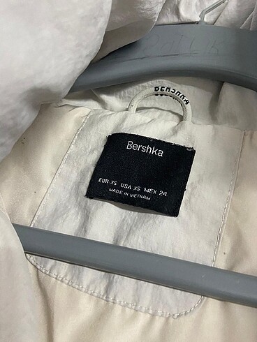 xs Beden Bershka Follovers Bej Şişme Mont