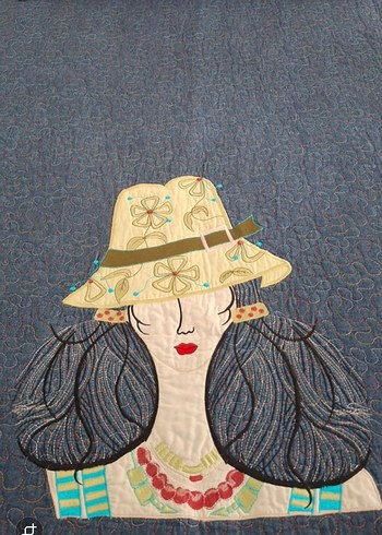 Lacivert Nakışlı Yatak Örtüsü - Görsel 3