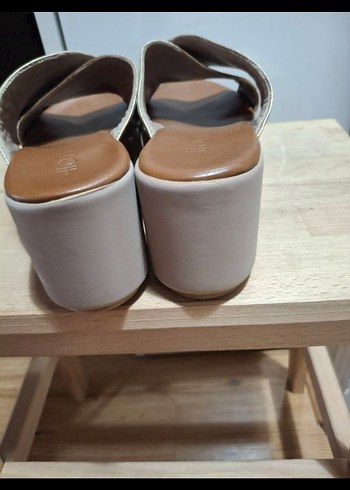 Bej Dolgu Topuklu Kadın Terlik - Görsel 3