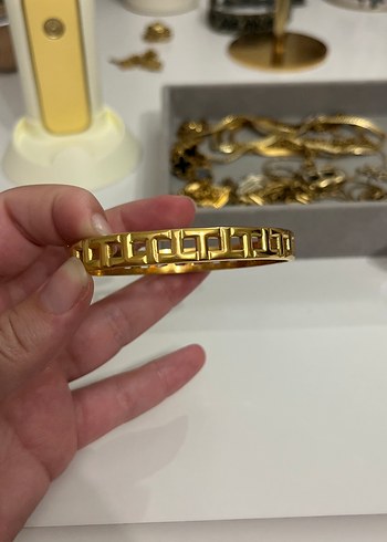 Diger Altın Renk Zincir Detaylı Kadın Bileklik
