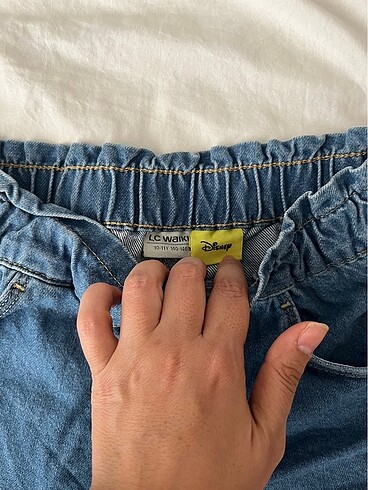 10 Yaş Beden mavi Renk LCW Disnep 10/11 yaş jean şort