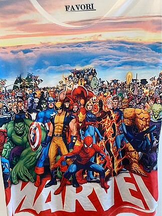 m Beden Marvel Tişörtü
