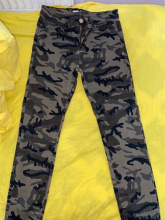 l Beden haki Renk Stradivarius Pantalon