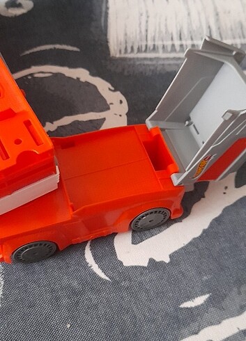 Hot wheels tır
