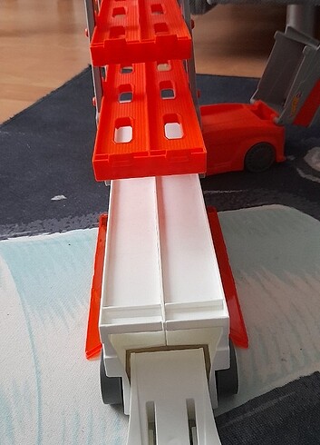 Beden Hot wheels tır
