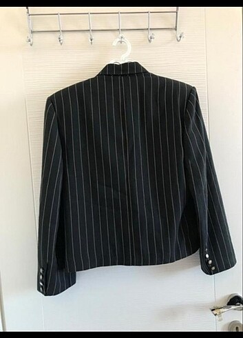 Zara vatkalı cok az kullanilmis blazer ceket