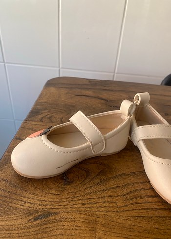 Kız Çocuk Beyaz Tokalı Ayakkabı - Görsel 2