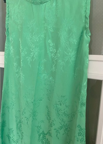 Yeşil Kolsuz Uzun Saten Elbise - Görsel 3