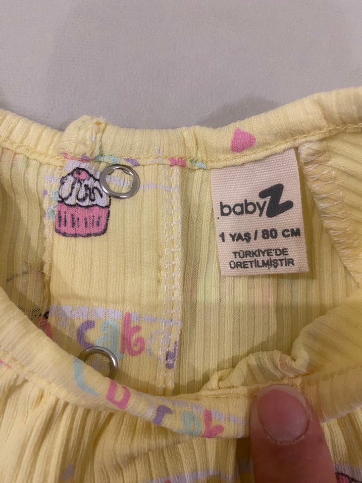 Kız Çocuk Sarı Baskılı Piliseli Elbise - Görsel 2