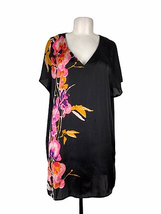 Floral desenli elbise