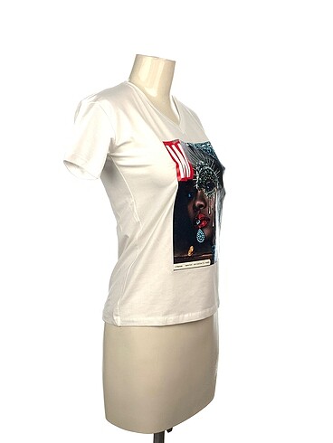 Diğer Diğer T-shirt %70 İndirimli.