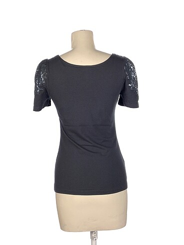 m Beden H&M T-shirt %70 İndirimli.