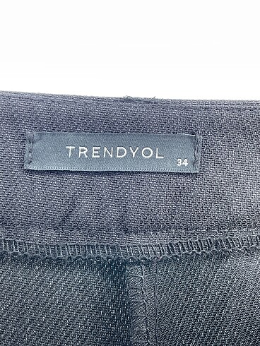 34 Beden siyah Renk Trendyol & Milla Kumaş Pantolon %70 İndirimli.