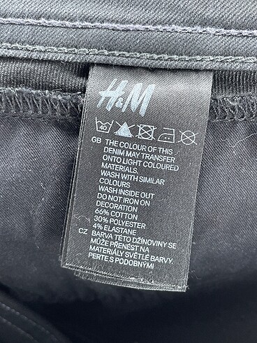 27 Beden siyah Renk H&M Jean / Kot %70 İndirimli.