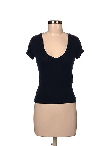Diğer T-shirt %70 İndirimli.