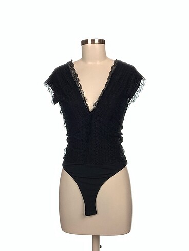 Zara Bluz %70 İndirimli.