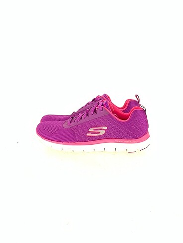 Skechers Spor Ayakkabı %70 İndirimli.