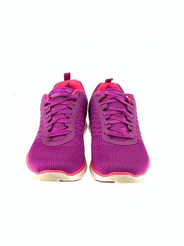 38 Beden Skechers Spor Ayakkabı %70 İndirimli.
