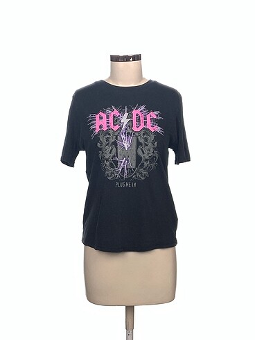 H&M T-shirt %70 İndirimli.