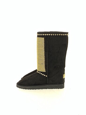 Ugg Bot %70 İndirimli.