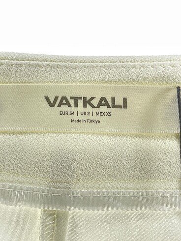 34 Beden beyaz Renk Vintage Love Kumaş Pantolon %70 İndirimli.