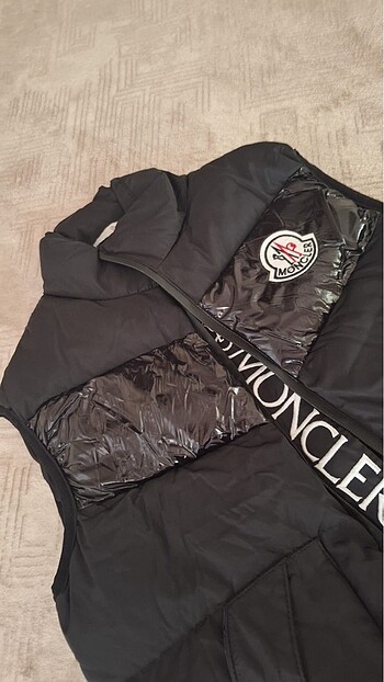 Moncler Yelek