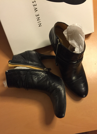 Nine west yarım bot