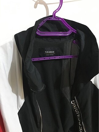 Pull and Bear Kısa yağmurluk