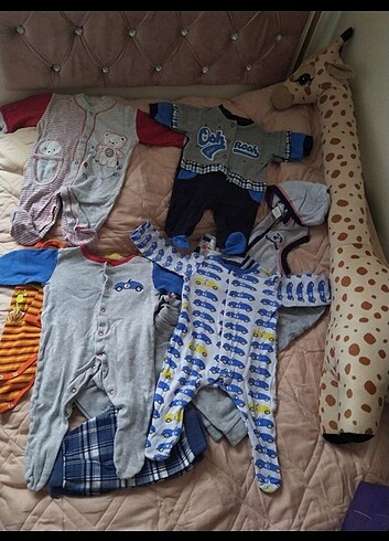 3 Ay Beden çeşitli Renk Bebek kıyafetleri